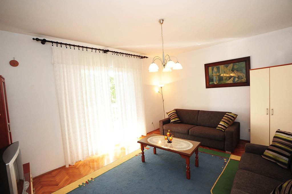 Apartments Luka & Sara ザダル エクステリア 写真