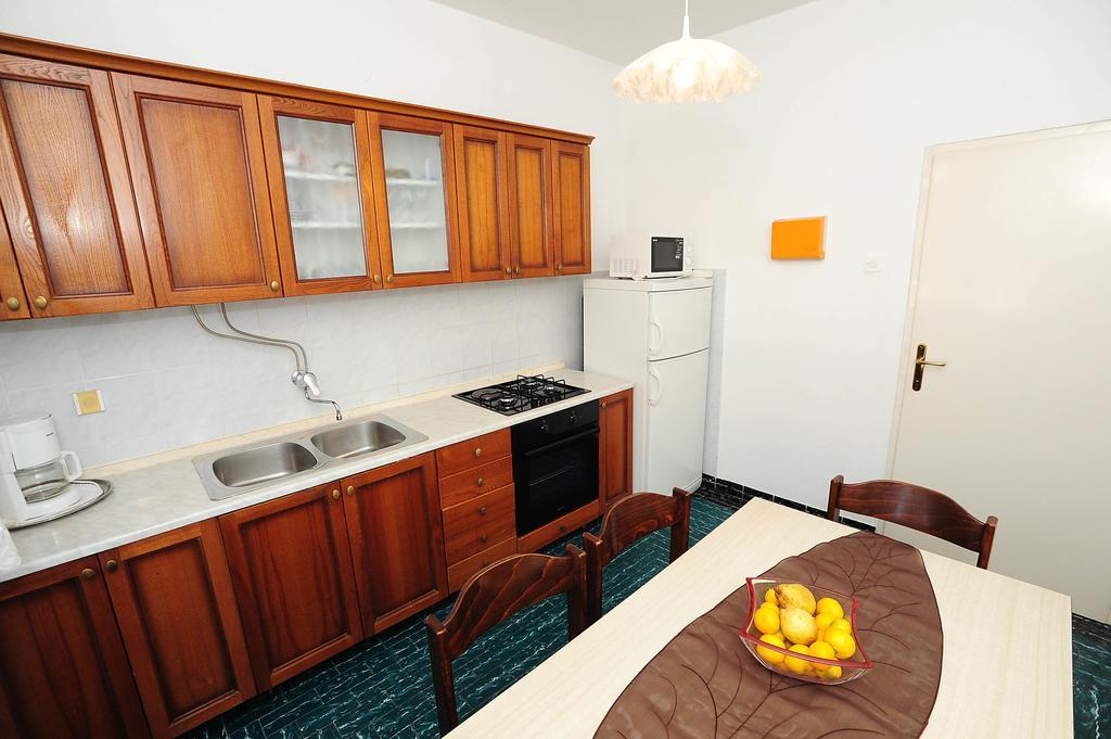 Apartments Luka & Sara ザダル エクステリア 写真